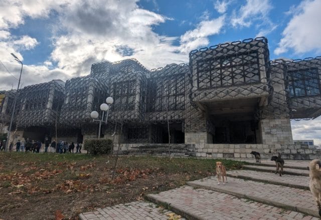 Kosovo | Pristina – Zwischen Beton, Cafés und Aufbruch | Beitragsbild