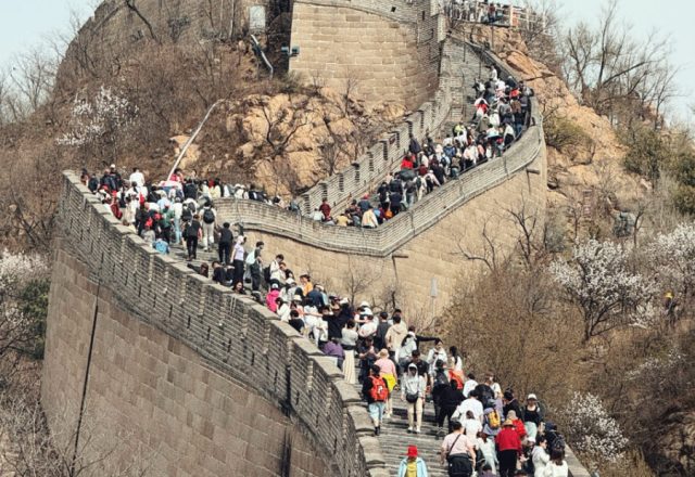 China | Die Grosse Mauer und noch mehr Leute als Mauer | 01