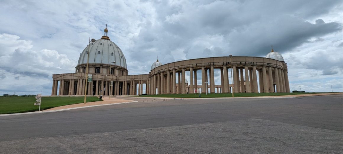 Elfenbeinküste | Yamoussoukro – die Hauptstadt, die keiner erwartet | Beitragsbild