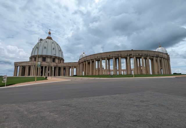 Elfenbeinküste | Yamoussoukro – die Hauptstadt, die keiner erwartet | Beitragsbild